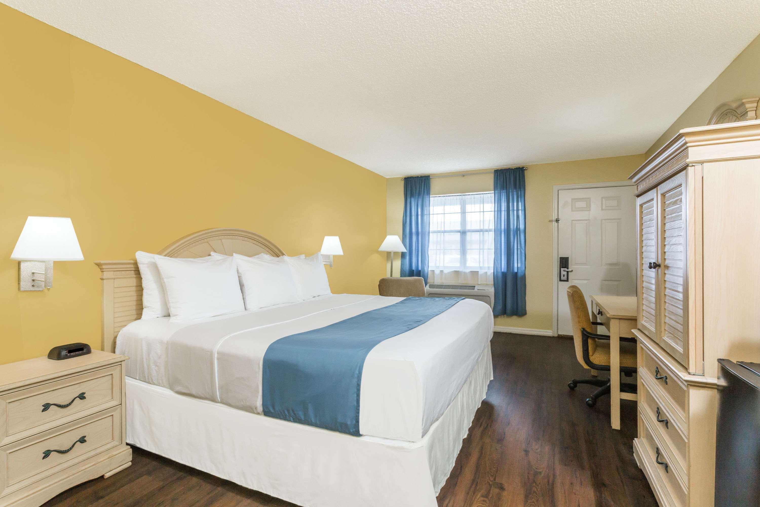 Days Inn By Wyndham Madison Esterno foto