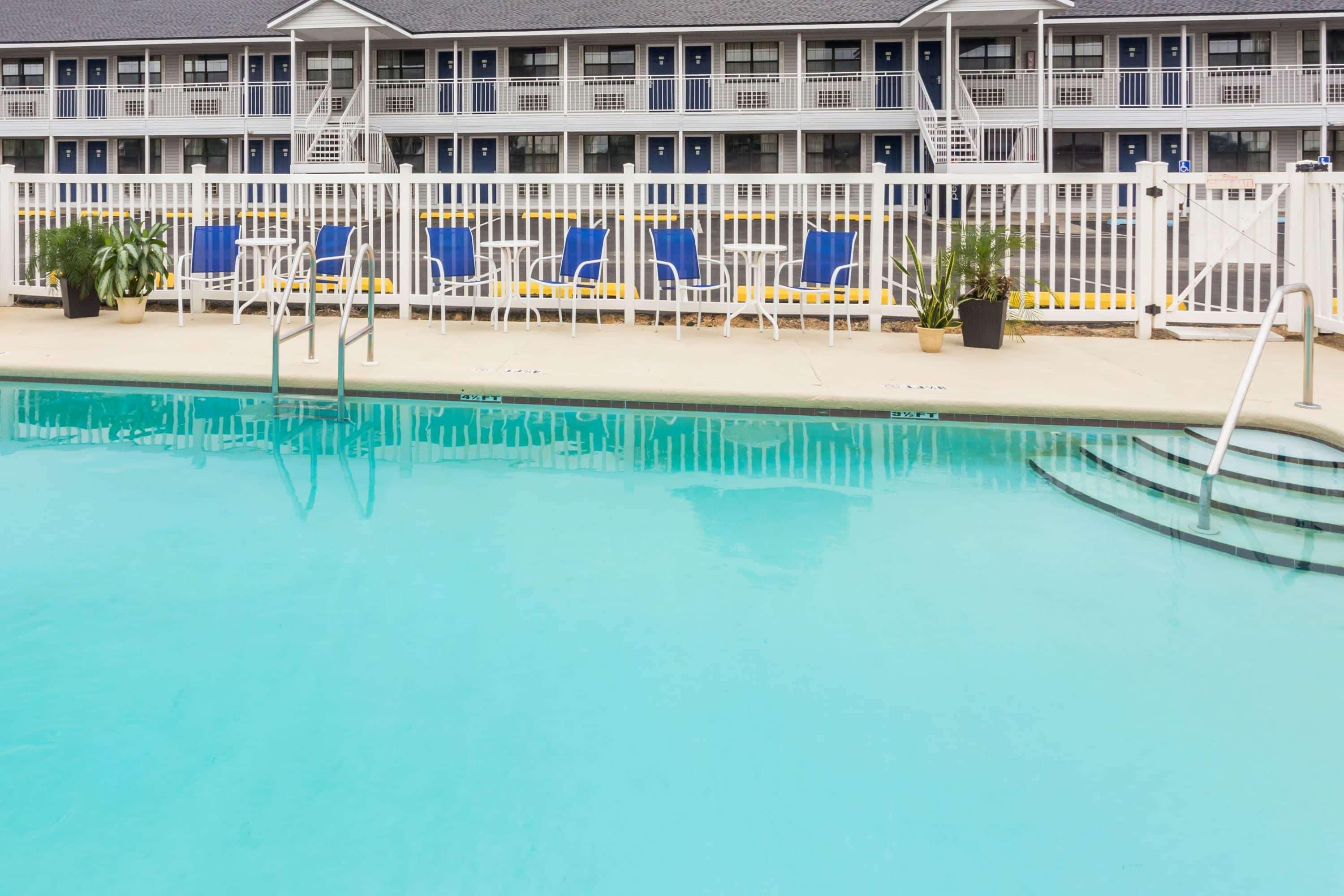 Days Inn By Wyndham Madison Esterno foto
